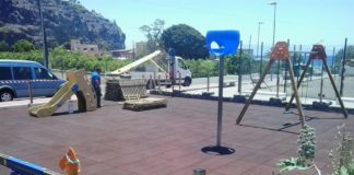 El Ayuntamiento comienza los trabajos de mejora del parque infantil de Laguna de Santiago