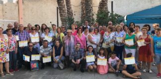 Más de cien vecinos finalizan las clases del aula municipal de folclore, silbo y baile de San Sebastián