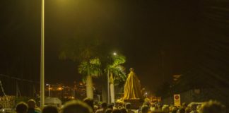 La oscuridad desluce la procesión de la Virgen del Carmen de San Sebastián