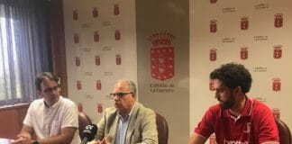 Cabildo de La Gomera y Ayuntamiento de San Sebastián reciben al jugador de basket Javi Beirán