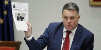 La oposición planta al presidente de RTVC en el Parlamento y exige su dimisión