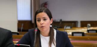 Yaiza Castilla aboga por impulsar medidas para facilitar el acceso a la educación del alumnado sordo signante