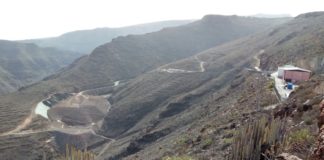 Prácticamente extinguido el incendio declarado en el Complejo Medioambiental de El Revolcadero