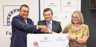 La Obra Social ”la Caixa”, la Fundación CajaCanarias y la FECAM, presentan el proyecto “Campaña de equipamiento escolar”