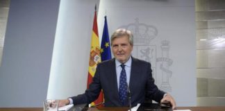 El Gobierno insta a Puigdemont a que convoque elecciones si quiere hacer una consulta legal