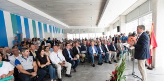 Clavijo: “Con la nueva línea se recupera un servicio fundamental para el desarrollo económico y social de La Gomera”