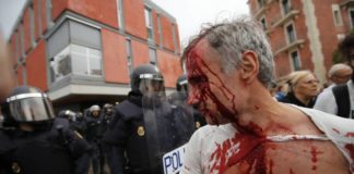 La Generalitat asegura que hay 465 heridos por las cargas policiales