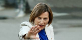 Carme Forcadell acude a primera hora de la mañana al Parlament
