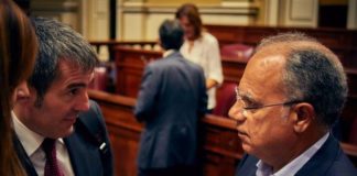 Casimiro Curbelo atribuye a Gran Canaria «el inicio» del pleito insular y Clavijo le secunda en su discurso