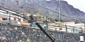 El Ayuntamiento de Hermigua exige a Movistar la reparación inmediata de un poste caído