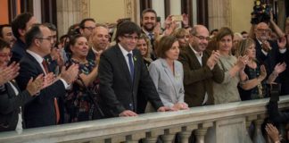 Rajoy cesa al Gobierno catalán, disuelve el Parlamento y convoca elecciones el 21 de diciembre