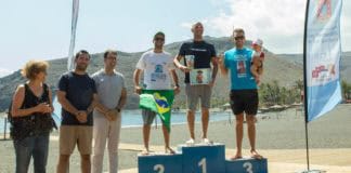 Cuarenta y cuatro nadadores participan en la XIX Travesía a Nado a Puntallana