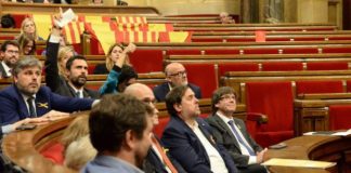 El Parlament declara la independencia de Catalunya