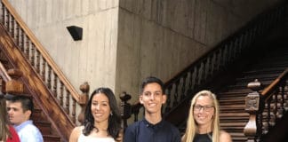 Los alumnos gomeros, Leah Rivas Ramos, Daniela Pilar Raya y Alfredo Navarro: premios a la Excelencia Académica