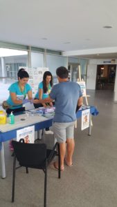 Mesa informativa en el Hospital Nuestra Señora de Guadalupe