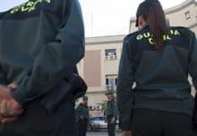 La Guardia Civil reduce con un tiro en el pie a un hombre que arremetió contra dos agentes en La Gomera con un objeto punzante