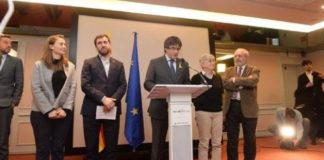 Tres exconsellers en Bélgica renunciarán a sus actas para asegurar la mayoría absoluta independentista en la investidura