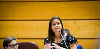 Yaiza Castilla insta al Estado a exceptuar de límites al autoconsumo de energía eólica para las desaladoras