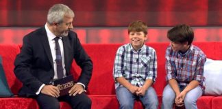 «¡Abajo los whatsapp y vivan los silbos!»