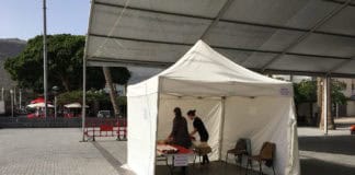 El Ayuntamiento habilita una carpa de empaquetado gratuito para facilitar las compras en San Sebastián