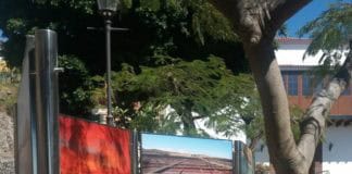 La Fundación Caja Canarias en colaboración con el Ayuntamiento de Valle Gran Rey inaugura la exposición “Los Siete colores de Canarias” en la plaza del Centro Cultural de la Calera