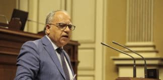 Curbelo reivindica un cambio en el modelo centralista de Canarias para atender a todas las islas