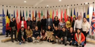 Estudiantes de la EOI de La Gomera debaten en inglés con López Aguilar de visita en el Parlamento europeo