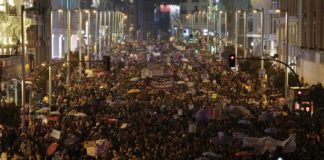 Los sindicatos calculan que seis millones de trabajadoras secundan los paros de dos horas