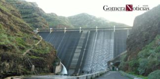 El PSOE denuncia la pérdida de agua de riego por no estar aún reparado el trasvase a la presa de Chejelipes