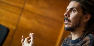 Alberto Rodríguez, tras declarar en el Supremo: «No estoy aquí por falsificar un máster, estoy por defender los derechos de mi hermano»