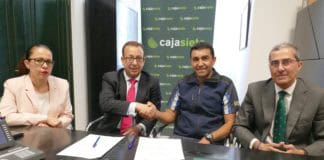 Renovado el convenio entre Cajasiete y la Asociación insular profesional de La Gomera