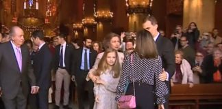 La reina Sofía y Letizia protagonizan un momento de tensión en la misa de Pascua en Palma