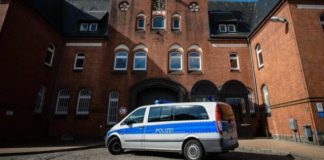 La Fiscalía alemana solicita la extradición de Puigdemont y pide mantenerlo en prisión