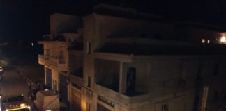 Incendio en una vivienda en San Sebastián colindante a la casa y finca que sufrió otros fuegos hace pocos días