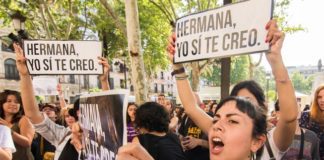 La Audiencia de Navarra deja a La Manada en libertad provisional