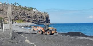 Diversas actuaciones de acondicionamiento ponen a punto a Playa de Santiago para el verano