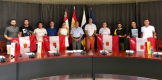 El Cabildo recibe a una decena de deportistas de La Gomera