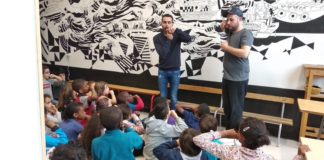 El Silbo Gomero en un colegio de París