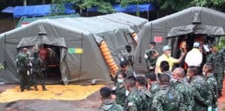 Rescatan al octavo niño atrapado en la cueva de Tailandia