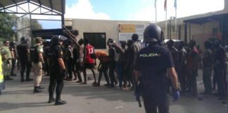 España devuelve a Marruecos a los 116 inmigrantes que saltaron la valla de Ceuta