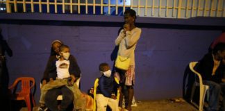 Terremoto de 7,3 grados sacudió Caracas y Valencia dejando innumerables daños materiales