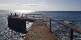 El PSOE gomero alerta al Cabildo del lamentable estado de las barandas del embarcadero de Puntallana