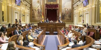Los grupos parlamentarios deberán tener al menos cuatro diputados en contra de la postura de ASG