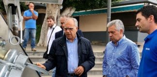 El Cabildo entrega al Ayuntamiento de Valle Gran Rey un nuevo camión para la limpieza de la red de saneamiento