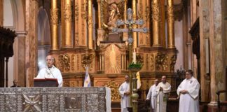 La Iglesia católica argentina renuncia al dinero público para financiarse