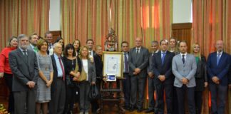 El Cabildo de La Palma entrega la Medalla de la Isla al Colegio de Farmacéuticos por la dedicación, entrega y compromiso de sus profesionales