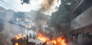 Frenan en Venezuela un levantamiento de efectivos de la Guardia Nacional