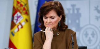 Carmen Calvo, hospitalizada por una infección respiratoria