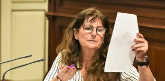 Podemos se opone a “la prebenda” de compatibilizar un escaño y ser miembro de los gobiernos insulares