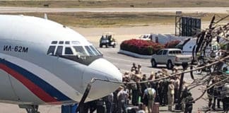 Llegan a Venezuela dos aviones militares rusos